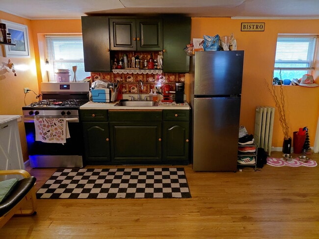 Foto del edificio - 6641 N Campbell Ave