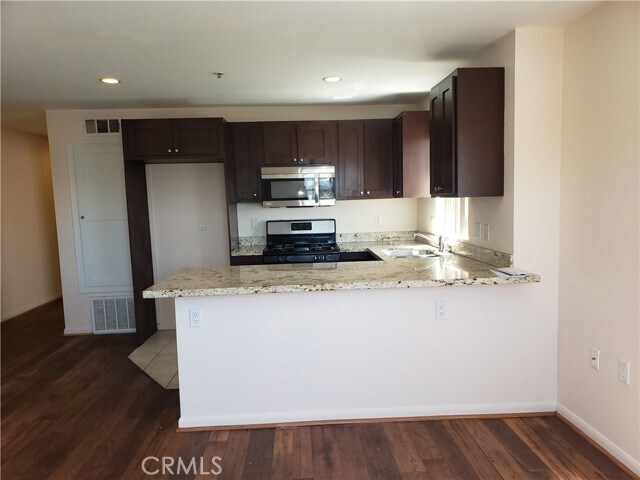 Foto del edificio - 14537 Archwood St