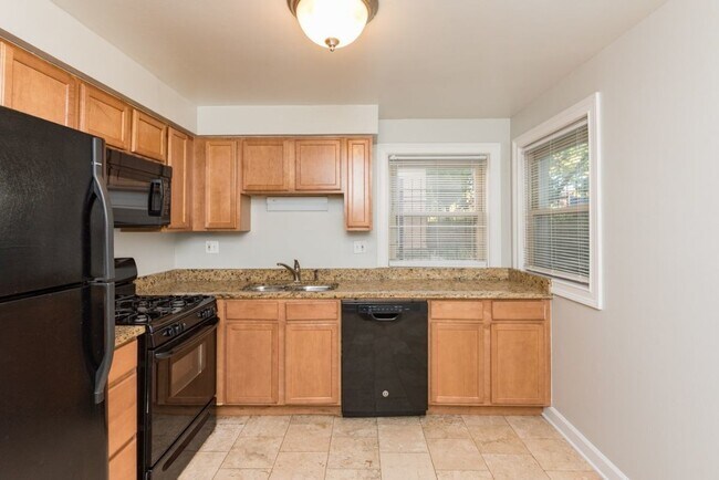 Building Photo - 4540 N Wolcott Ave