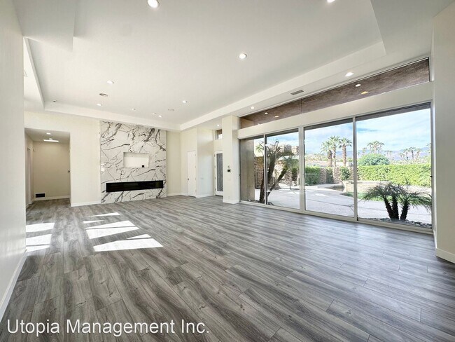 Foto del edificio - 3 br, 3.5 bath House - 45770 Indian Canyon Rd