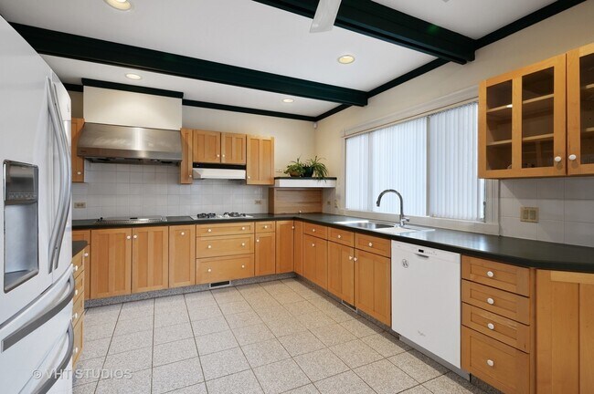 Foto del edificio - 1644 McGovern St