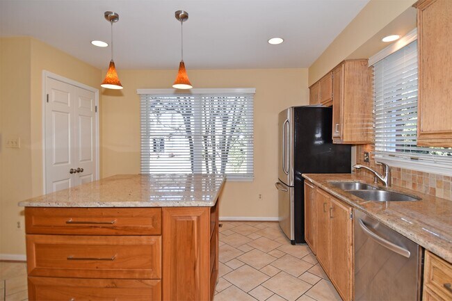 Building Photo - 7331 Lewinsville Park Ct
