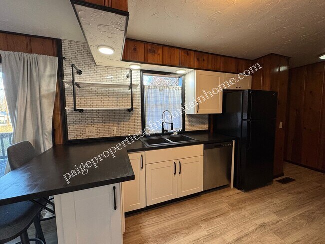 Foto del edificio - Charming 3-Bedroom Home