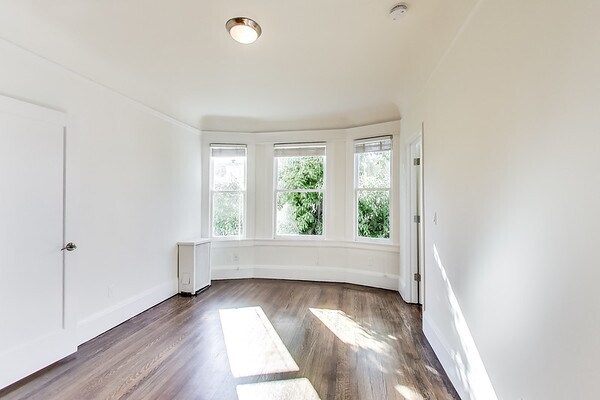 Building Photo - 1401 Jones St