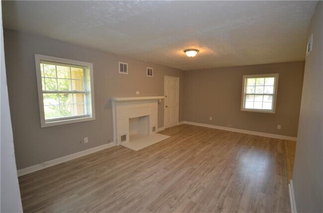 Building Photo - 1453 Clermont Ave