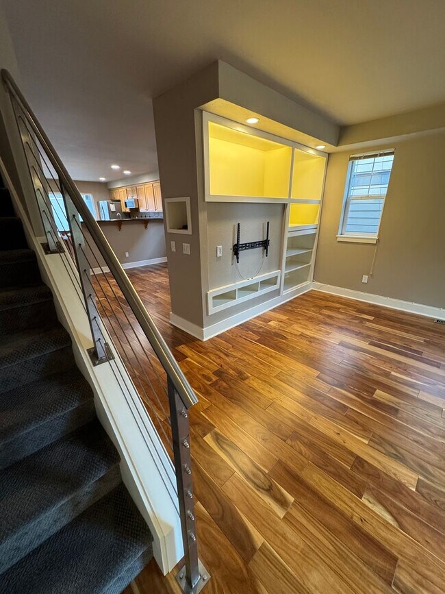 Foto del edificio - Amazing 2 Bed + Den, 2.5 Bath Townhome with A/C & 2-Car Garage in West Seattle!
