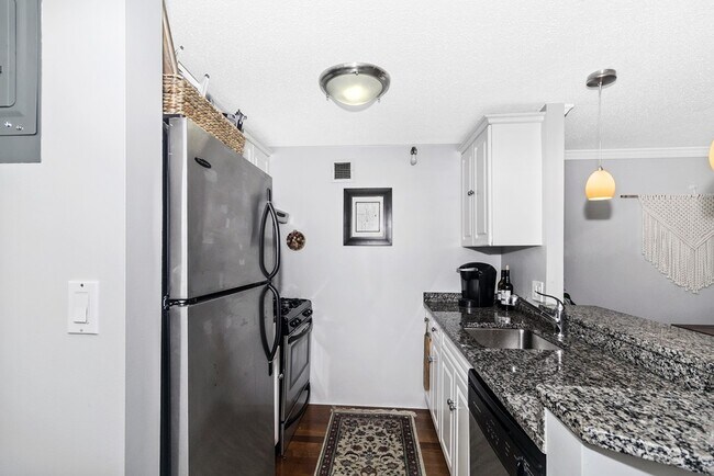 Building Photo - 42 8th St