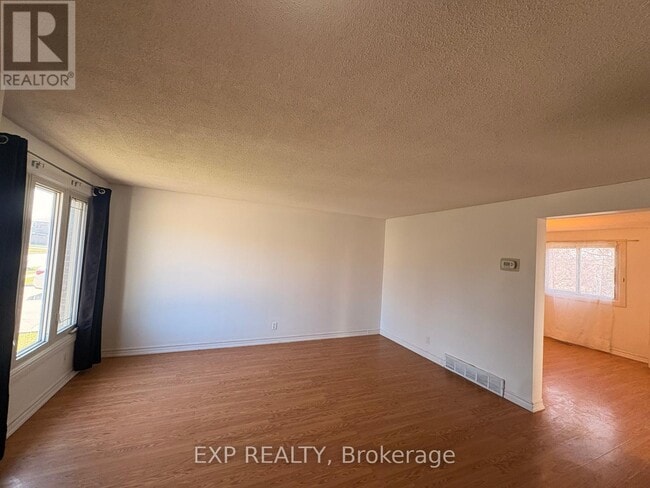 Building Photo - 106 Hillmer Rd