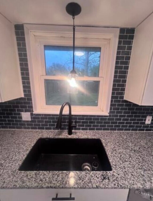 Foto del edificio - Looking for a shorter lease term? Available for 6-9 month lease.