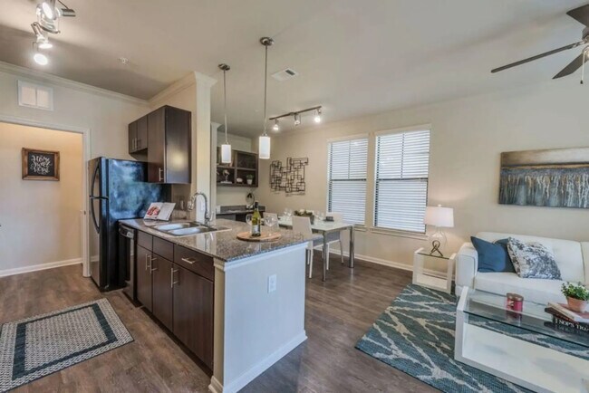 Photo - Make Your Move with $500 in Savings Apartment