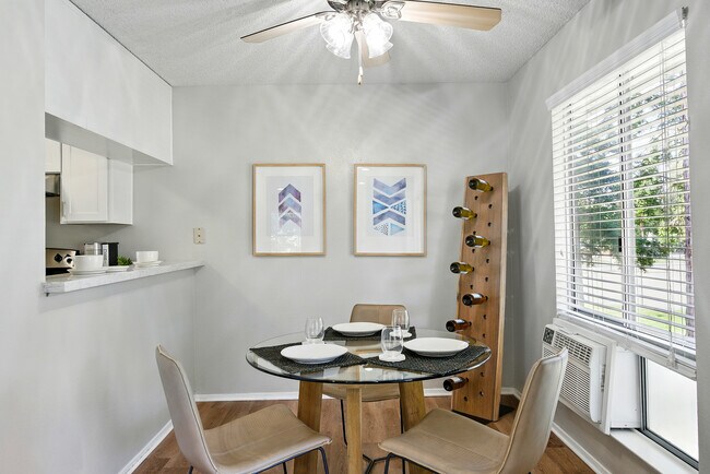 Foto del edificio - The Grove Lux Apts