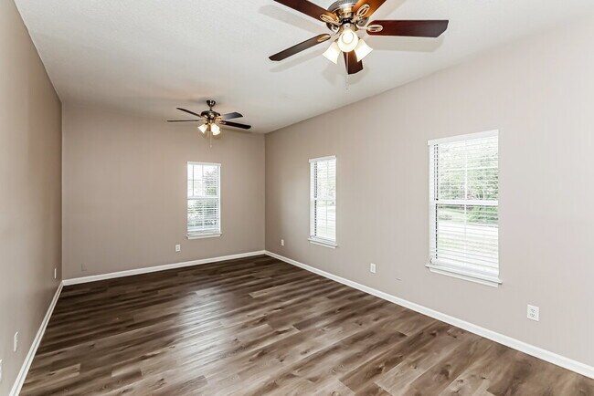 Foto del edificio - 1820 Wimbleton Woods Dr