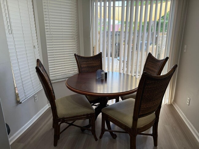 Foto del edificio - 12718 Westhampton Cir