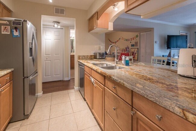 Building Photo - 12293 Sailwinds Dr