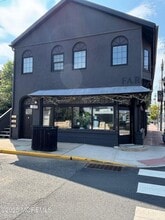 Building Photo - 165 Bay Ave