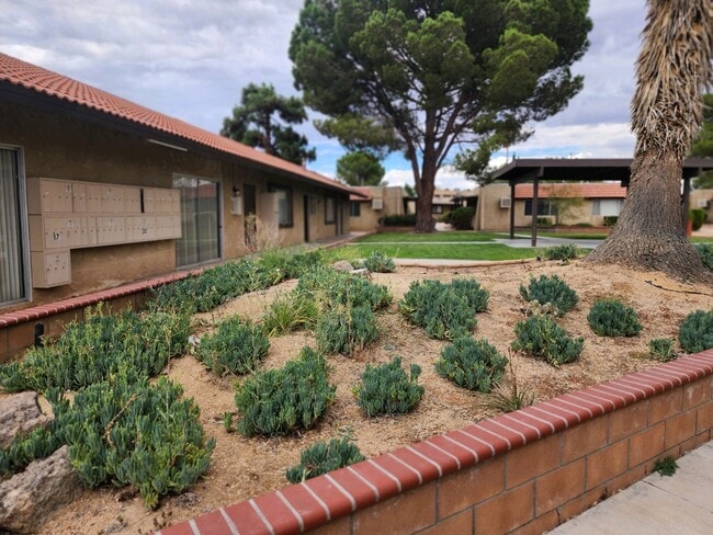 Building Photo - Villa Mojave Apartments