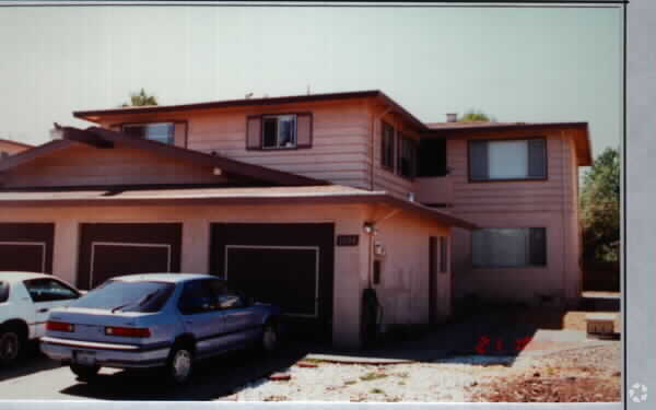 Building Photo - 3208 Moorpark Ave