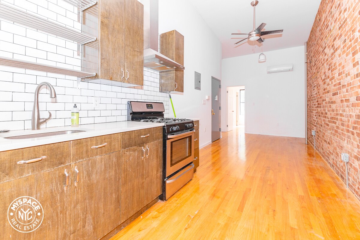 Foto principal - 1442 Dekalb Ave