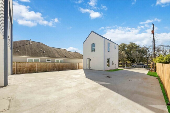 Foto del edificio - 4533 Bricker St