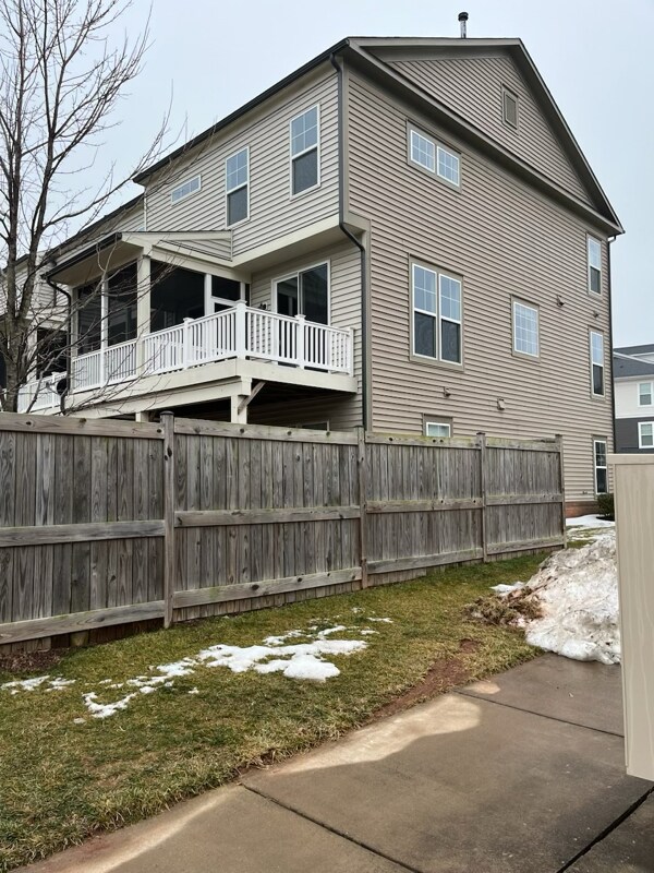 Foto del edificio - 9035 Connor House Rd