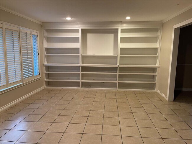 Building Photo - 3214 Glen Haven Blvd