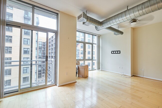 Building Photo - 811 4th St NW