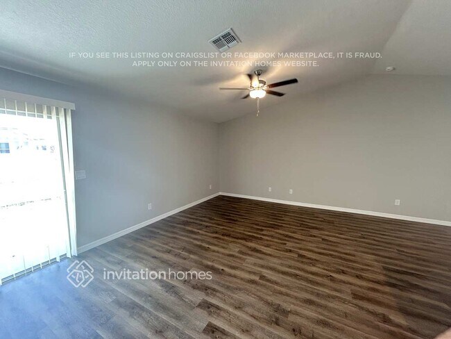 Building Photo - 711 NE 2nd Ave