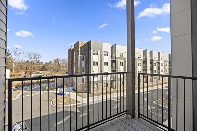 Building Photo - Union at Tryon