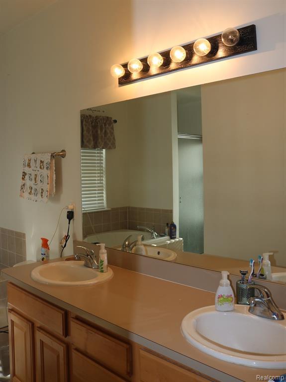 Foto del edificio - 699 W Bluff Ct