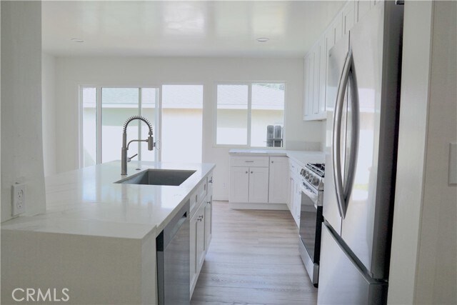 Building Photo - 745 Barris Dr