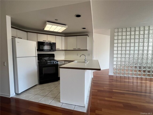 Building Photo - 50 E Hartsdale Ave