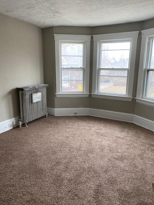 Foto del edificio - 7604 Lawnview Ave