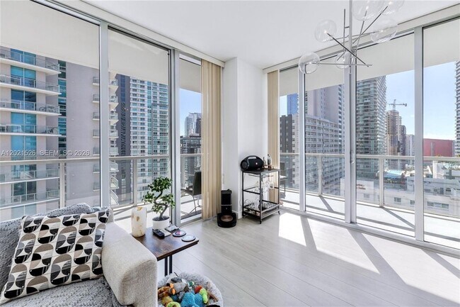 Foto del edificio - 1111 SW 1st Ave