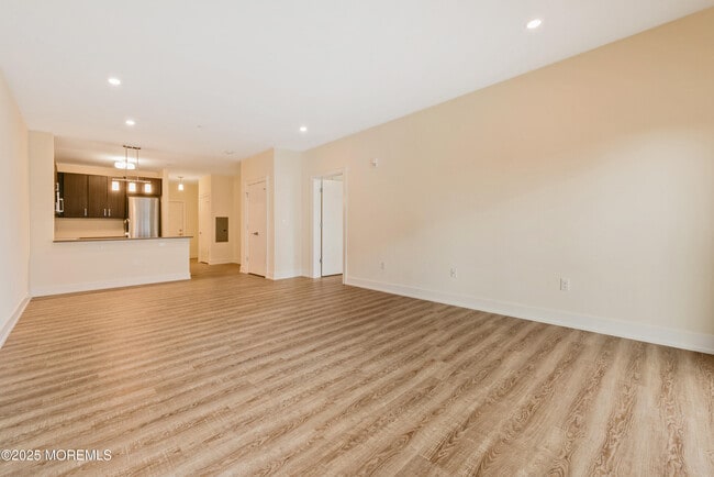 Building Photo - 700 Bangs Ave