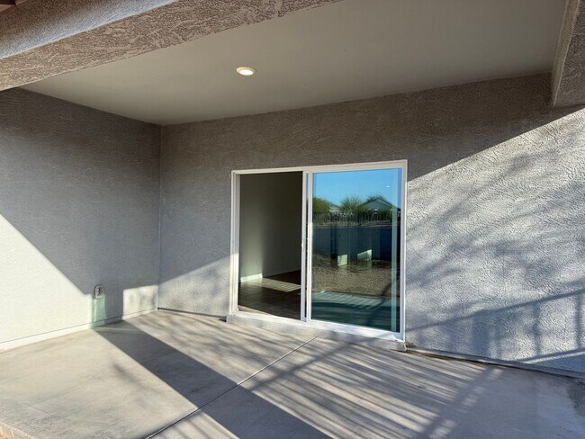 Foto del edificio - 1086 W Avalon Canyon Dr