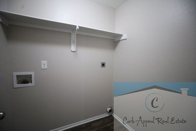 Foto del edificio - Move in special $900!! Spacious 4 bed, 2 bath home - Nettleton