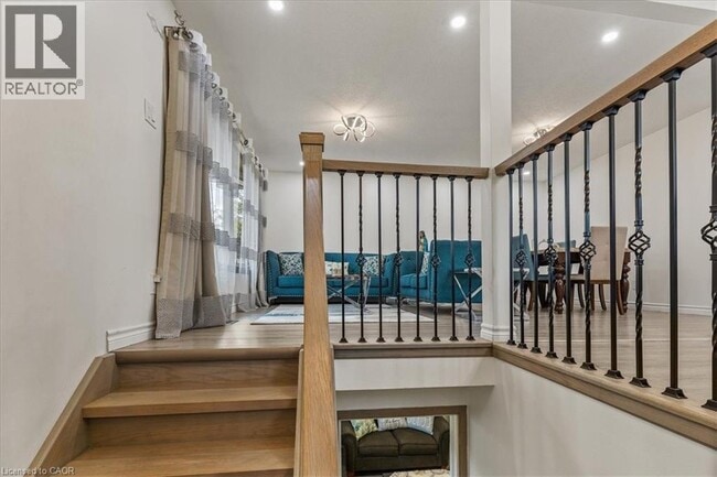 Building Photo - 157 Pinedale Dr