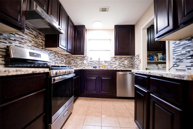 Foto del edificio - 6403 Garden Canyon Dr