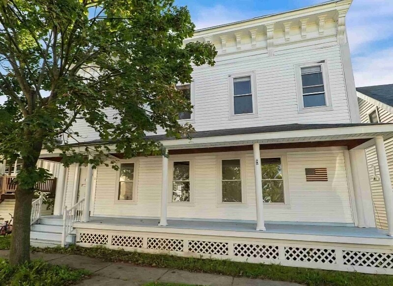 Primary Photo - 11 First Street