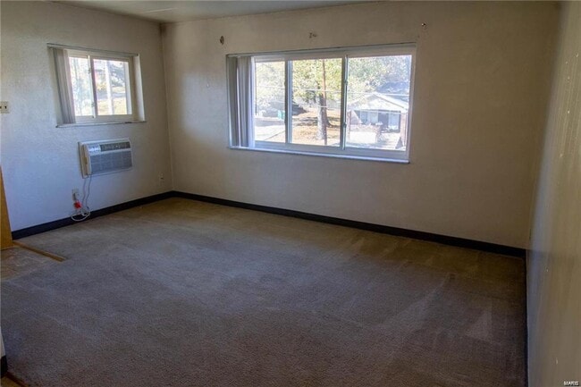 Building Photo - Walton