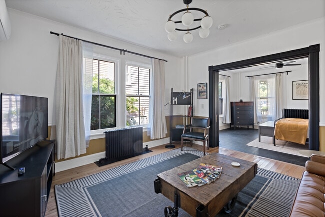 Building Photo - 4413 Albany Post Rd