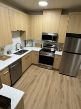 Building Photo - 6110 NE Willow St