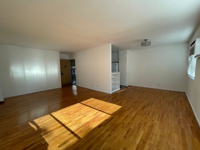 Foto del edificio - 934 N Gardner St