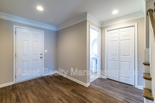 Foto del edificio - 5804 Rain Cloud Rd