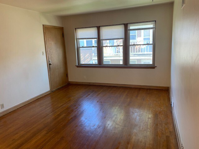 Foto del edificio - 6615 W Center St