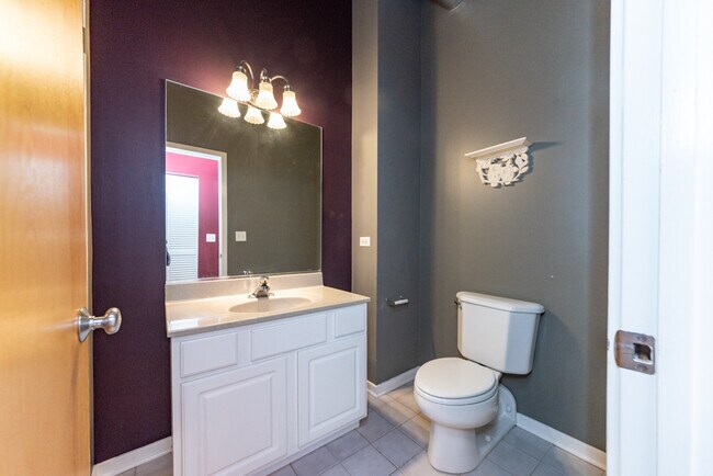 Foto del edificio - 1741 N Maplewood Ave