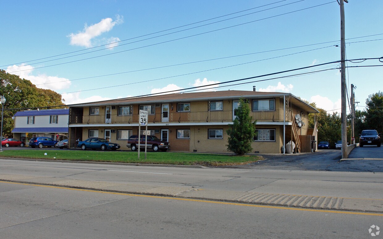 Foto del edificio - 8817 S Roberts Rd