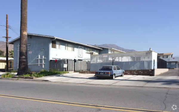 Primary Photo - 2255 N Orange St