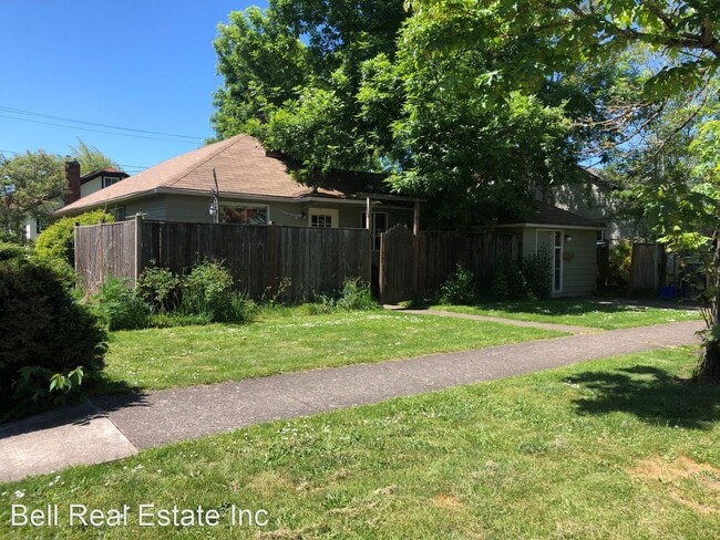 Building Photo - 4 br, 2 bath House - 2490 Harris Street