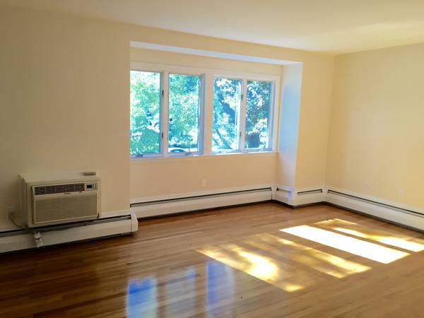 Primary Photo - 157 Grove St